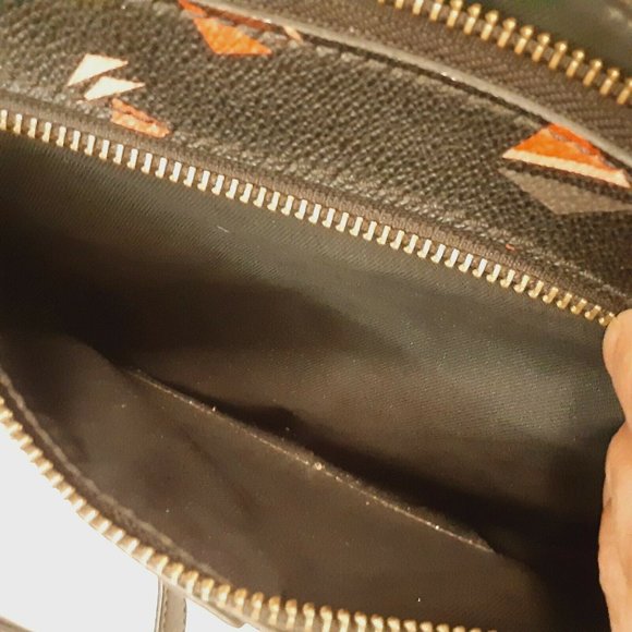 Fossil Crossbody Abstract Triangle Geometric Purse - Picture 6 of 7